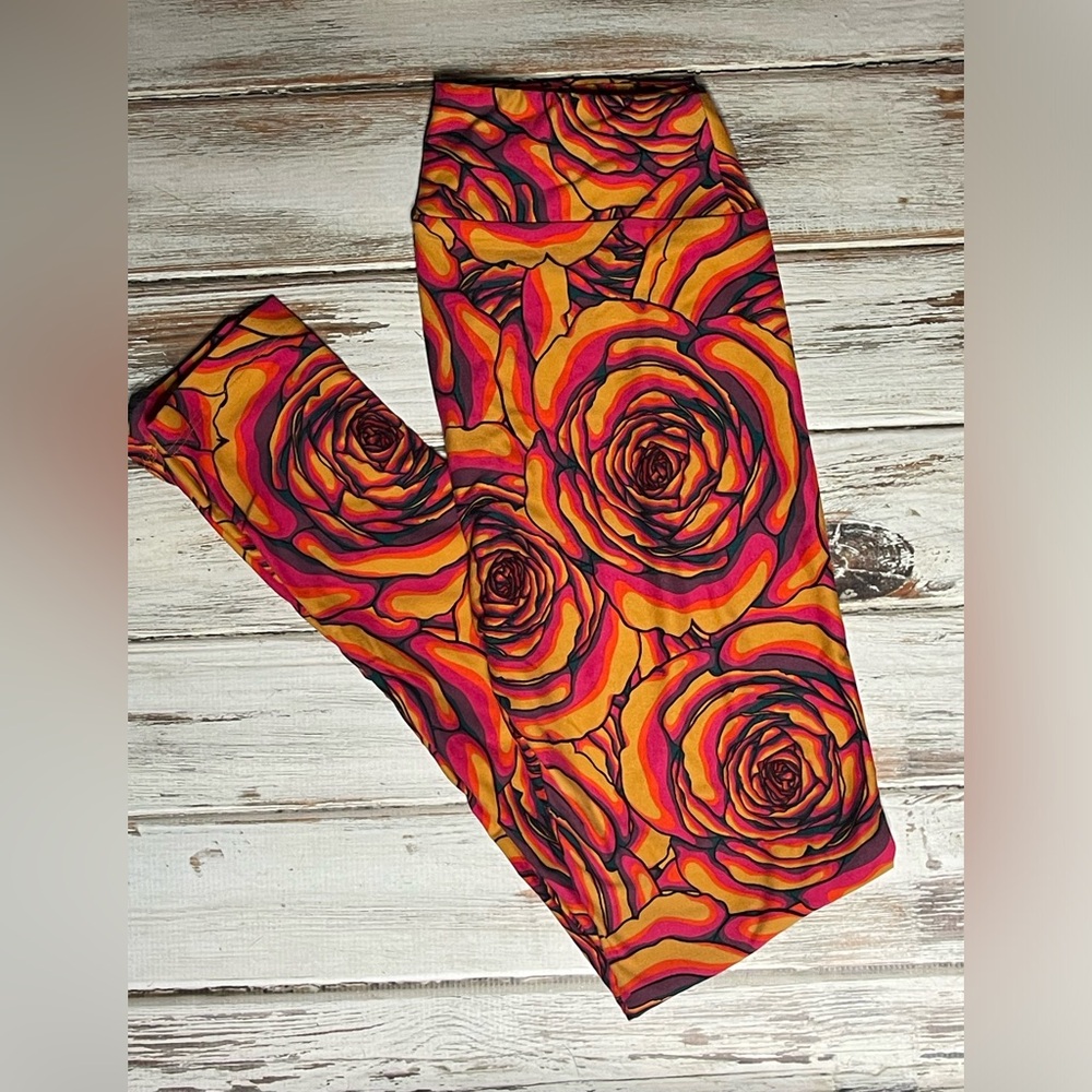 NWT RARE Vintage LuLaRoe Rose Leggings OS